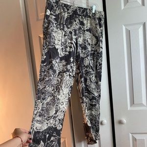 Loft pants size 6 or size medium 10/10